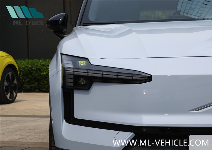 2024 Volvo EX30 EV SUV