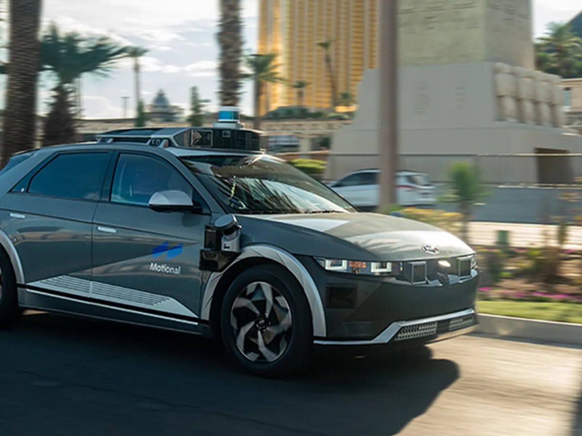Motional je obustavio uvođenje Robotaxisa u partnerstvu s Uberom i Lyftom te ...