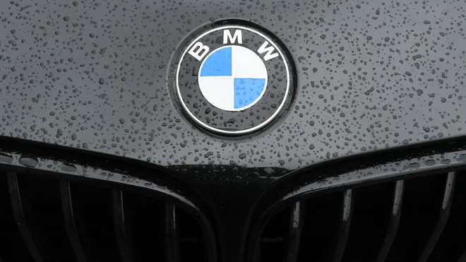 BMW povlači više od 100000 vozila u SAD-u